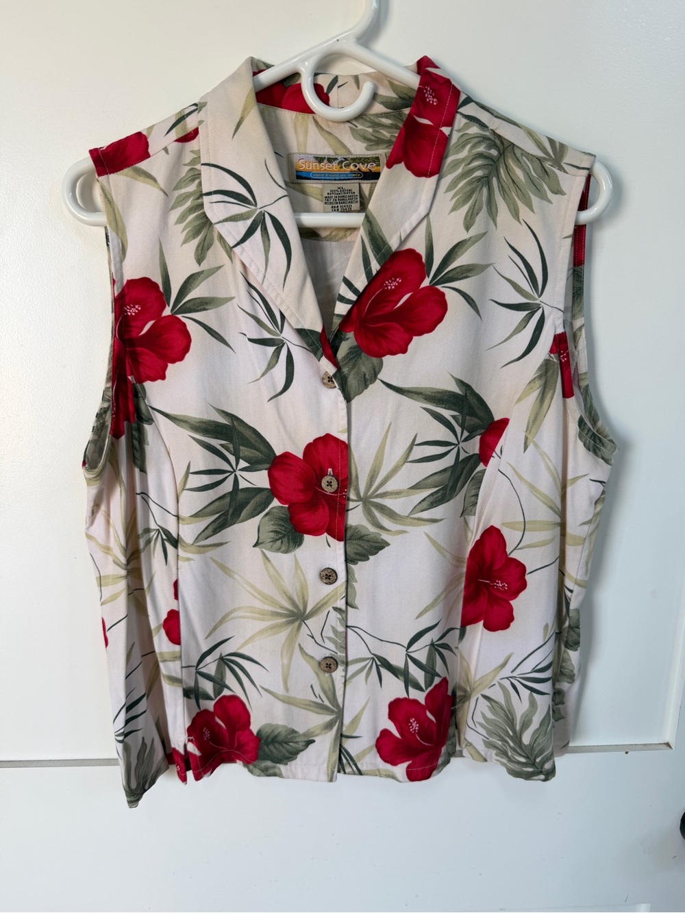 Women’s Sunset Cove XL Red Floral Sleeveless Button Front Top Hawaiian shirt